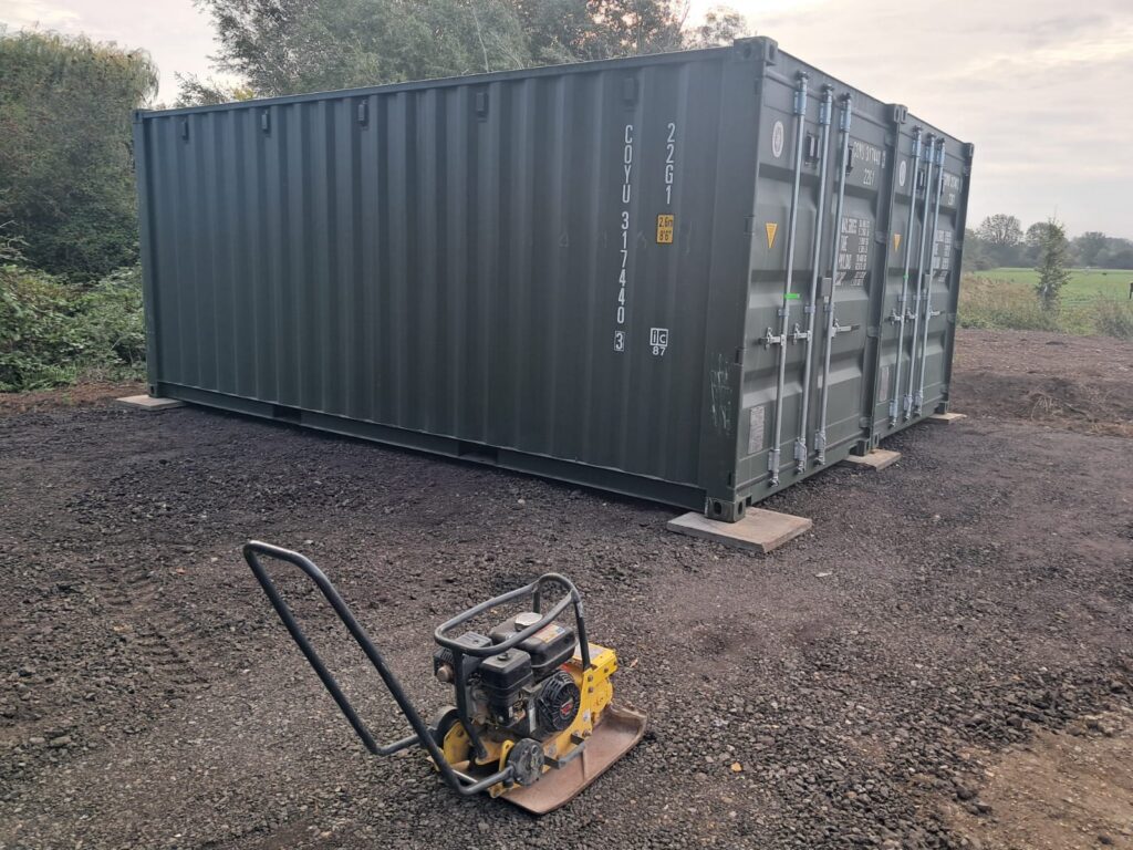 Storage containers