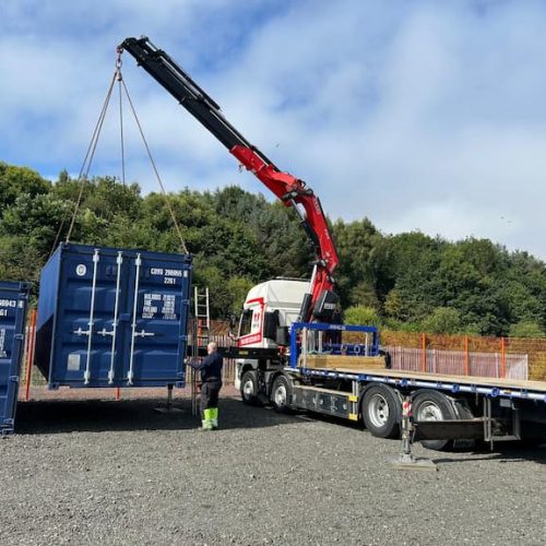 20ft container being delivered
