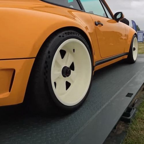 Close up of a resprayed platform flat container